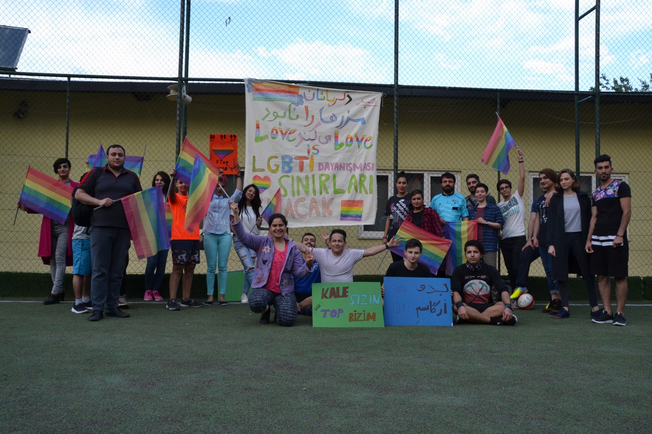 Dünya Mülteciler Günü: LGBT mülteciler neler yaşıyor? | Kaos GL - LGBTİ+ Haber Portalı Haber